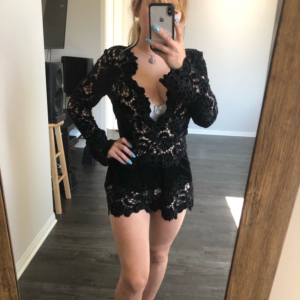 Lace Long sleeve Romper - nude lining